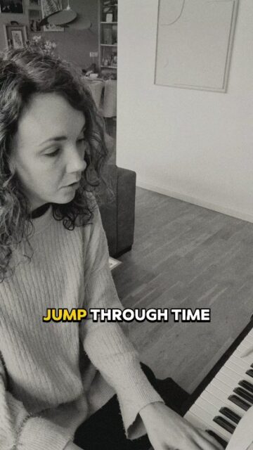 Heb je ooit wel eens teruggekeken naar je doelen en plannen en toen gedacht: 'Ik heb het eigenlijk veel beter gedaan dan ik dacht'?🥹
Ik betrap mezelf er wel eens op dat ik niet alles goed onthoud. Ik vergeet soms waar ik vandaan ben gekomen, omdat de overwinningen van toen nu normale dingen in mijn leven zijn✨️
Ja, en ik ben Loki aan het kijken, dus de schtijfprompt 'jump' ging in mijn hoofd linea recta naar tijdreizen 😂
Dag 13/25 van mijn Als je maar schrijft challenge ✒️