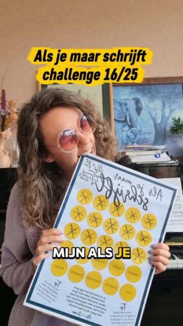 We're back!💪 Het stemmetje is nog aan het herstellen, dus besloot ik mezelf de uitdaging te geven om laag te blijven zingen in mijn schrijfsel van vandaag.

Mijn driedubbele snotwallen heb ik maar even achter een zonnebril verstopt😎 Verder gaat het gelukkig een heel stuk beter! Maar ik doe rustig aan✌️

Dag 16/25