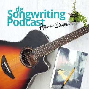 De Songwriting Podcast gaat over het schrijven van liedjes. Anne is singer-songwriter en vertelt over haar eigen ervaringen als liedjes schrijver.